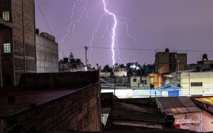 Abuelita de 90 años muere fulminada por un rayo en Tlaxcala