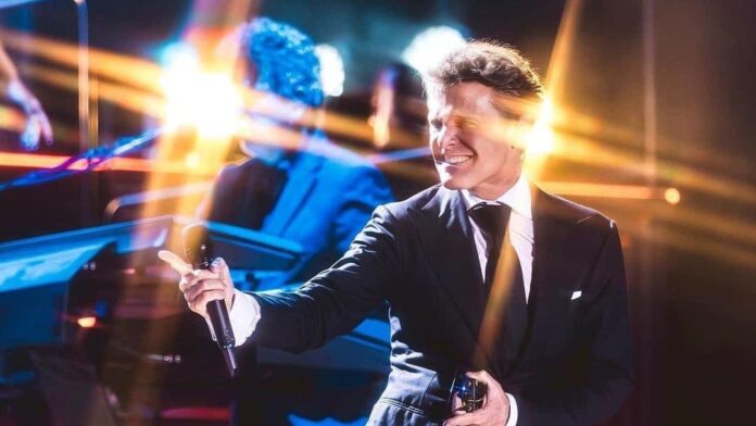 Detienen a menor que vendía boletos falsos del concierto de Luis Miguel en San Luis Potosí
