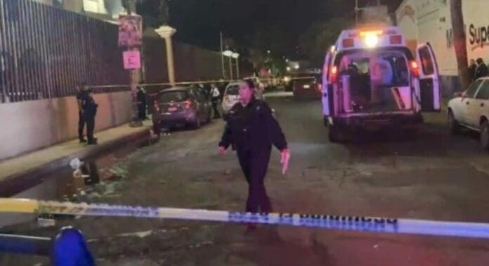 Al menos dos personas murieron y dos más resultaron heridas como consecuencia de un ataque armado registrado en un bar en Morelia, Michoacán.