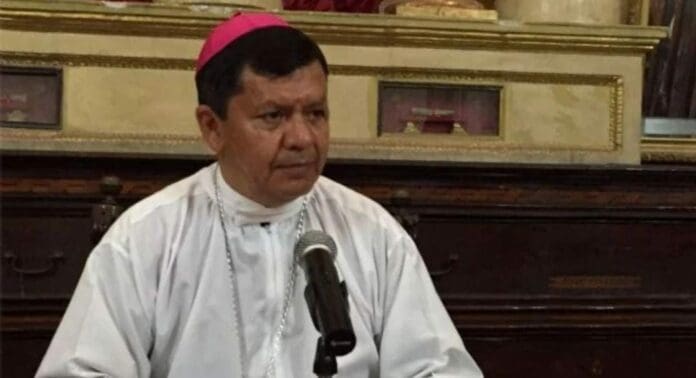 Gonzalo Alonso Calzada Guerrero, obispo de Tehuacán, Puebla fue víctima de un asalto. Le robaron su camioneta.