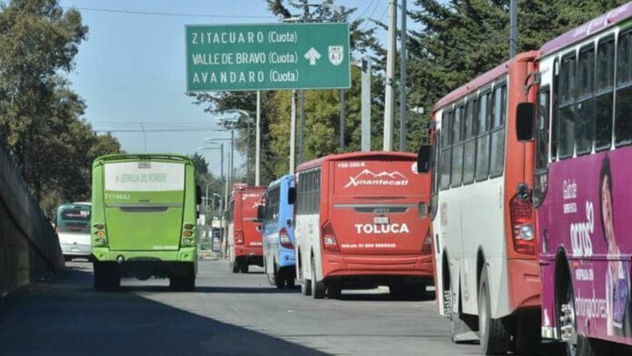 Usuarios del transporte público podrán denunciar a los malos choferes por WhatsApp en Edomex