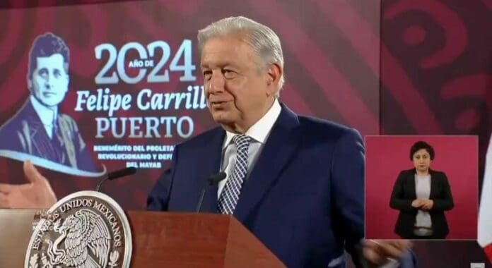 AMLO considera que el Ejército le ha ayudado mucho a su gobierno. Y además descarta que haya militarización en México.
