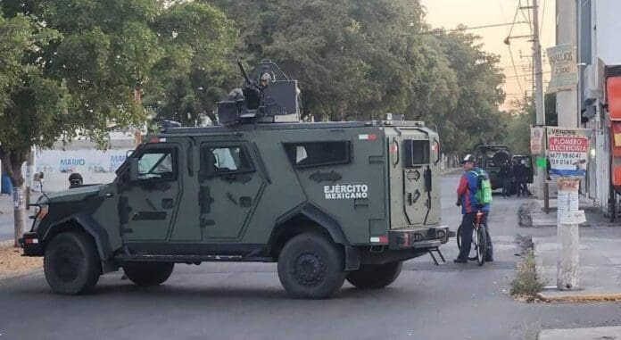 Arriban 200 elementos a Sinaloa para reforzar la seguridad tras la detención de capos criminales en Estados Unidos.