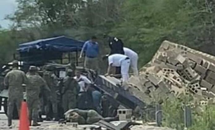 Choque deja varios militares heridos en carretera de Yucatán