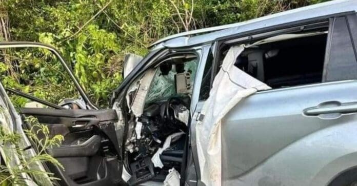 Una mujer perdió la vida en la carretera a Playa del Carmen, a la altura del hotel Nickelodeon debido a un accidente.