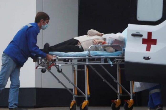 Hombre se intoxica al ingerir corrosivo pensando que era refresco en CDMX