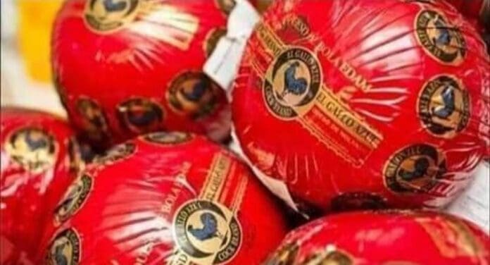 Un sujeto que se robó un queso de bola de una tienda este martes fue detenido en Chetumal, la capital del estado.