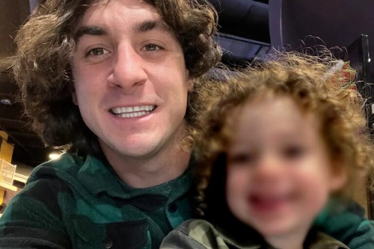 “Es una sensación maravillosa”: Padre gana custodia de su hijo cuya madre quería criarlo como no binario