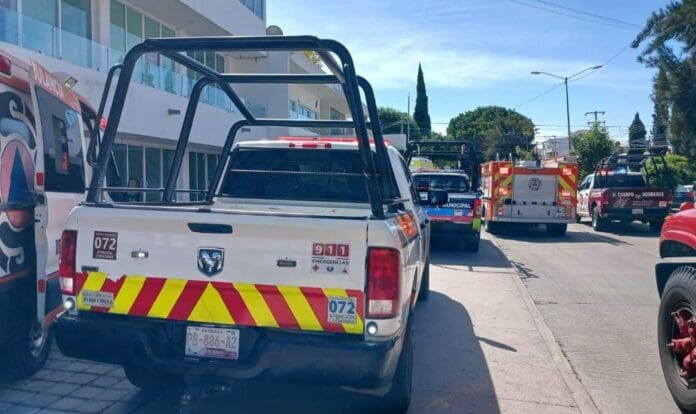Un policía municipal de Puebla lesionó a un menor de edad que quiso evitar la detención de uno de sus familiares.