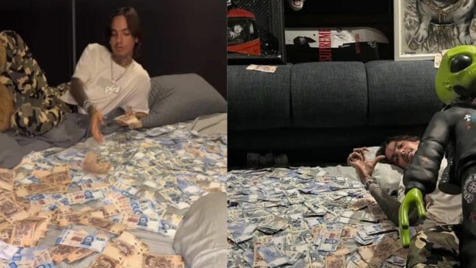 Critican a Natanael Cano por aparecer ebrio y acostado sobre una cama repleta de biletes