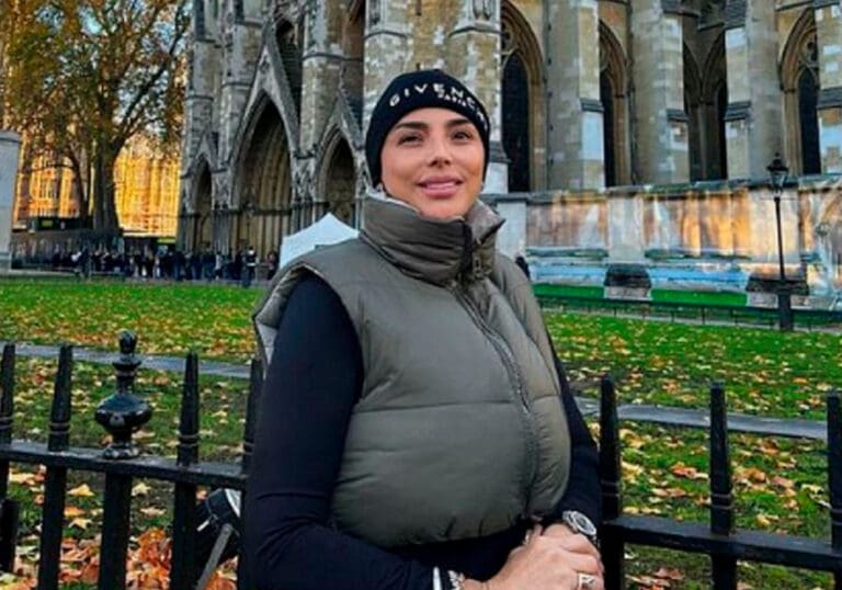 Madre del futbolista Carlos Salcedo cuenta con una orden de aprehensión tras ser acusada de homicidio en Jalisco