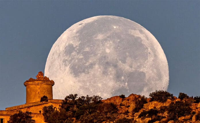Septiembre, mes de la Luna de la cosecha, entrada del otoño y un eclipse parcial lunar