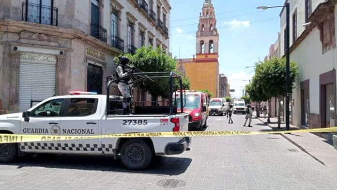 Deja cuatro hombres muertos balacera en centro de Celaya por intento de robo