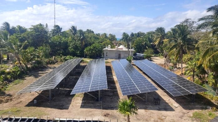 Invertirá Quintana Roo $50 millones en paneles solares para casi mil viviendas