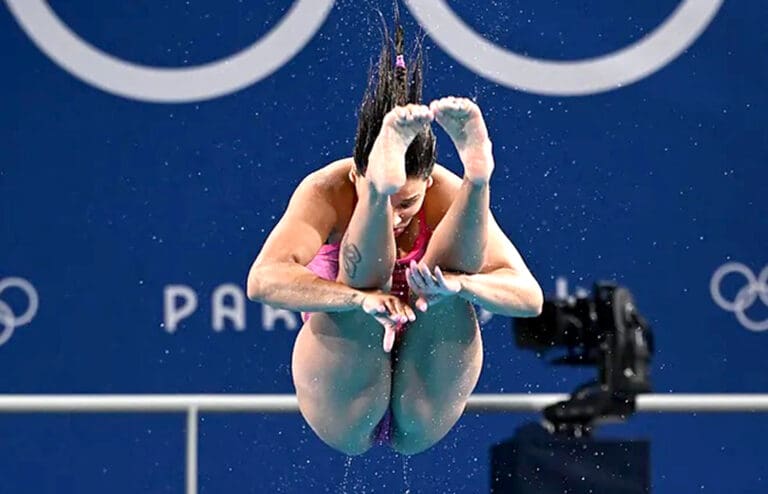 Avanzan mexicanas Aranza Vázquez y Alejandra Estudillo a semifinal de trampolín en París 2024