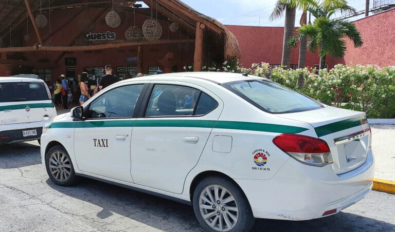 Pondrán taxímetro en Cancún y Playa del Carmen; lanza piloto el Imoveqroo