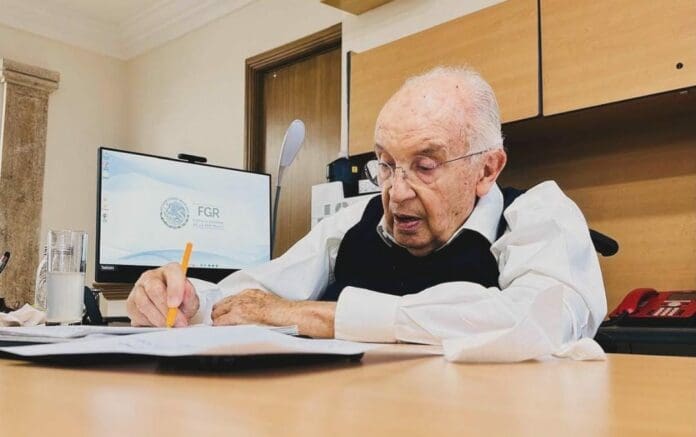 Fallece José Agustín Ortiz Pinchetti, titular de la Fiscalía Especializada de Delitos Electorales, y cercano al presidente.