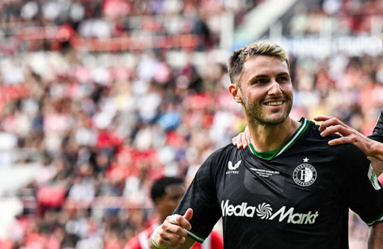 Santiago Giménez fue el mejor jugador del Feyenoord en el título de la Supercopa de Países Bajos