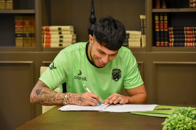 Carlos Salcedo acuerda contrato con FC Juárez, tras polémica por asesinato de su hermana Paola
