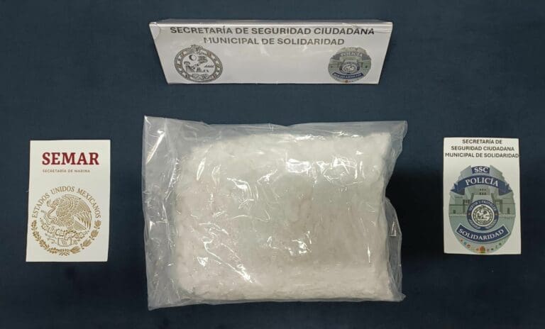 Policía asegura paquete con posible cocaína en Playa del Carmen