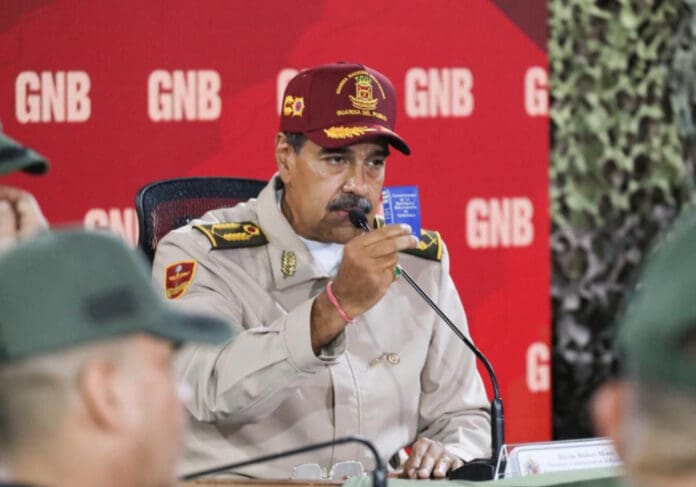 Nicolás Maduro pide a los venezolanos eliminar Whatsapp de sus celulares