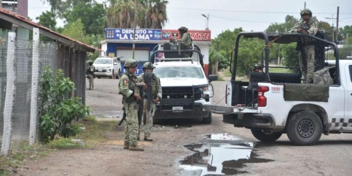 Enfrentamiento en Guerrero deja 5 civiles muertos y gran decomiso de armas