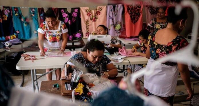 Impulsa el gobierno de Mara Lezama la inclusión financiera de las pequeñas empresas y de los grupos vulnerables.