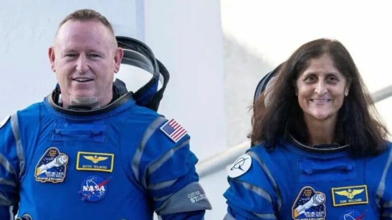 Astronautas se quedan varados en el espacio; la NASA dice que podrían volver hasta febrero 2025