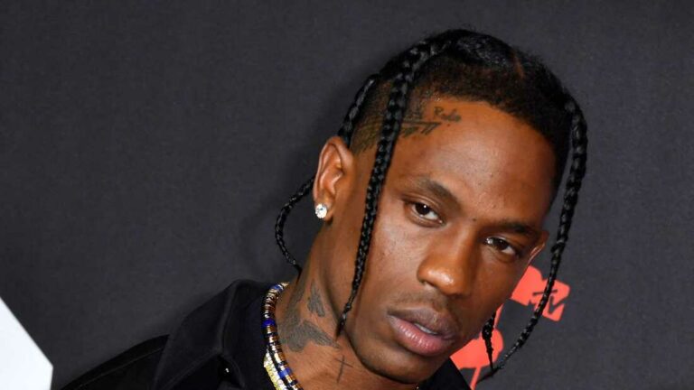 Video: Arrestan al rapero Travis Scott tras golpear a un agente de seguridad en un hotel de París
