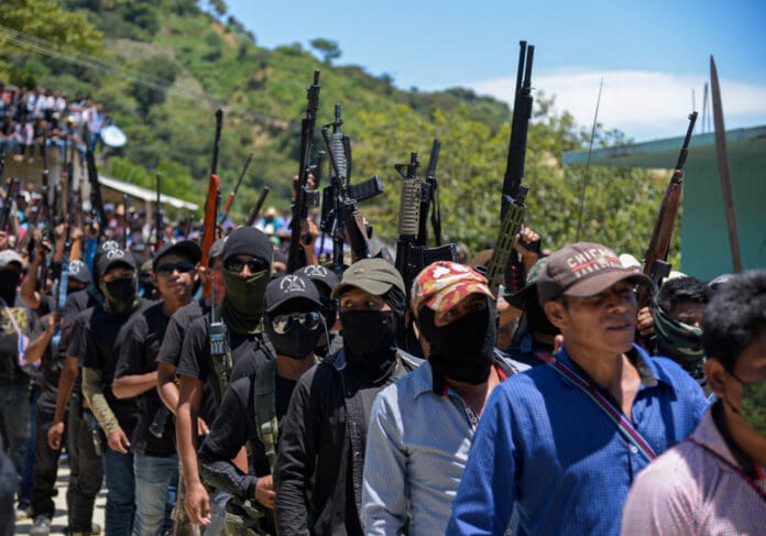 Cientos de exzapatistas forman autodefensa para combatir la delincuencia organizada en Chiapas