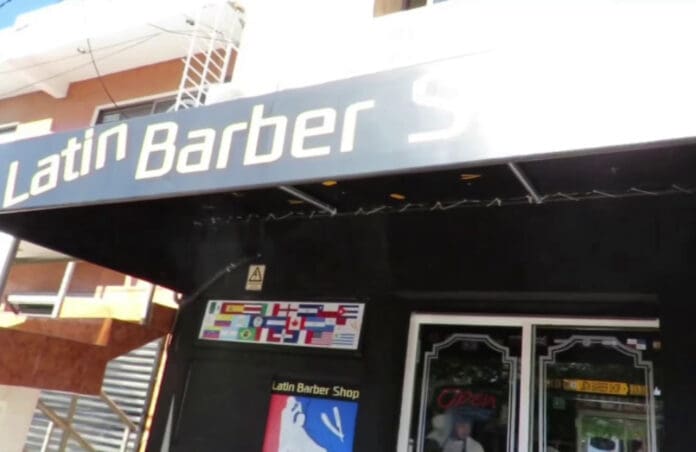 Reportan doble homicidio y dos heridos tras tiroteo en una barbería de Playa del Carmen