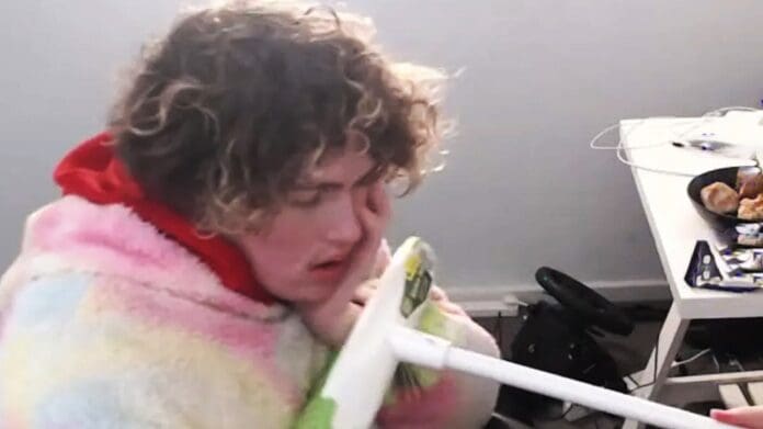 Streamer pone en riesgo su salud tras romper récord de no dormir por 11 días