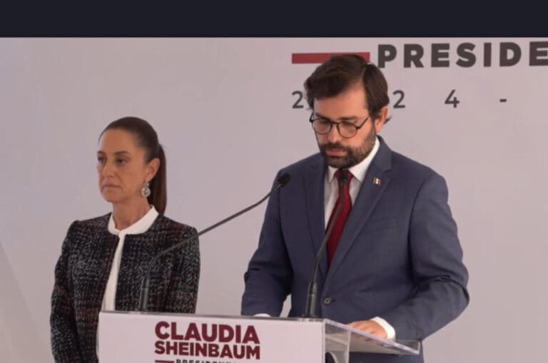 Claudia Sheinbaum nombra a Alejandro Svarch Pérez como nuevo director General del IMSS- Bienestar