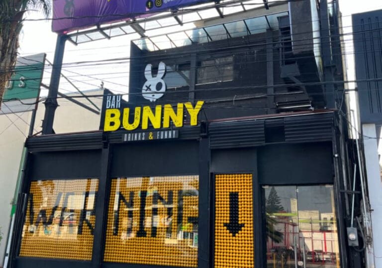 Video: Sujetos protagonizaron una trifulca dentro del “Bar Bunny” en Cuauhtémoc, CDMX