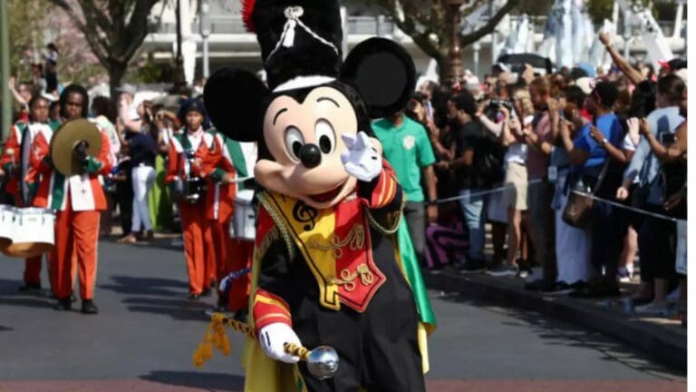 Cláusula en Disney+ impide a hombre demandar a la compañía por la muerte de su esposa