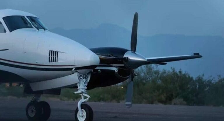 Piloto exige a AMLO que limpie su nombre tras implicarlo en el caso de “El Mayo” Zambada