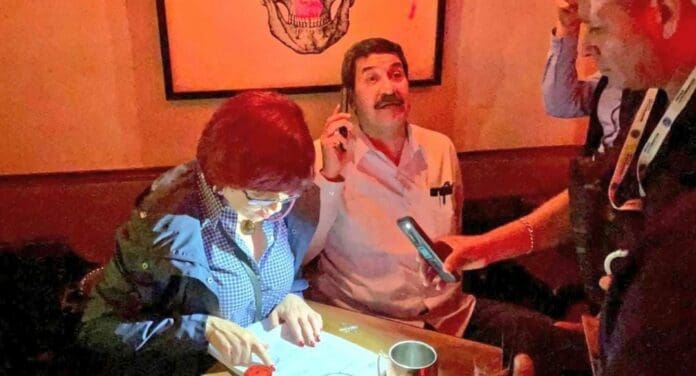 La Fiscalía Anticorrupción de Chihuahua intenta detener a exgobernador Javier Corral; autoridades de Cdmx lo salvan.