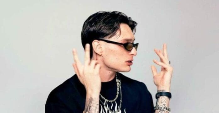 Decomisan paquetes de cocaína en el AICM. Lo que llamó la atención es que estaban decorados con imágenes de Peso Pluma.