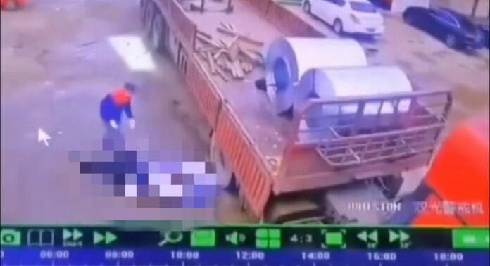 VIDEO: Trabajador es aplastado accidentalmente por un disco de metal
