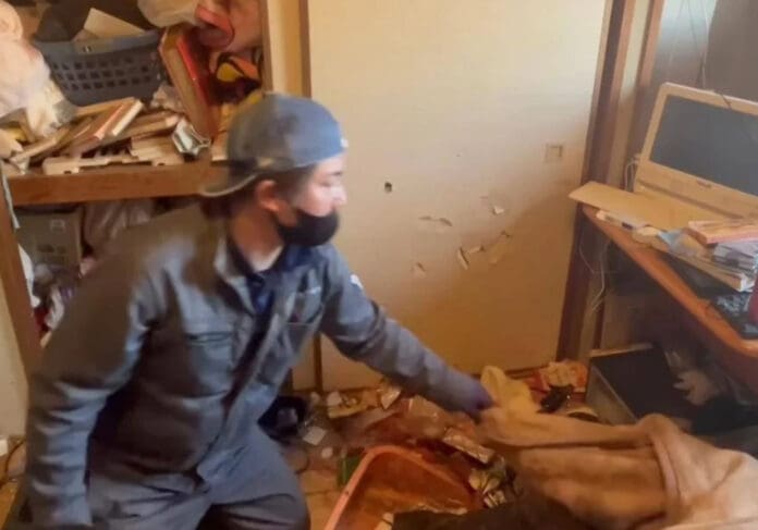 Hallan a una mujer que tenía 10 años muerta en su habitación sin que su familia lo supiera en Japón