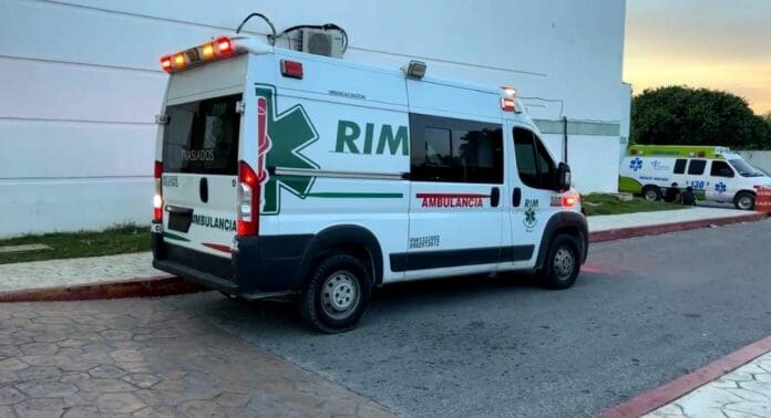Un nuevo ataque armado ocurrió en Cancún, donde un hombre a bordo de una motocicleta fue lesionado por otros sujetos.