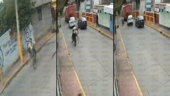 Video: Asaltante en motocicleta arrastra por las calles a mujer que se resistió al robo en Ecatepec