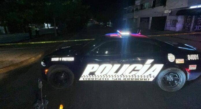 Dispara un menor de edad de solo 14 años contra un bar en Playa del Carmen y lesionó a un argentino que pasaba por la zona.