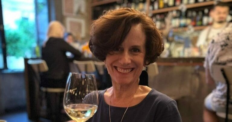 Gana Denise Dresser un amparo por las difamaciones que se han hecho de ella en la conferencia mañanera de AMLO.