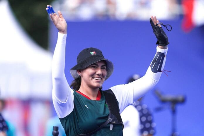 Alejandra Valencia denuncia que Conade le redujo su beca pese a ganar medalla de bronce en París 2024