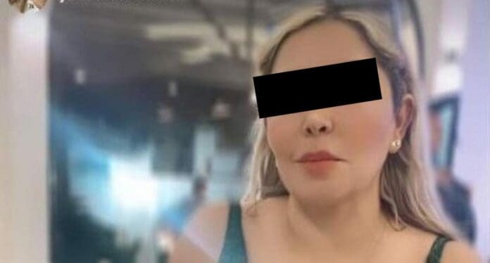 Ha surgido Lady Cucaracha; exhiben a mujer y familia por poner insecto en comida para no pagar en restaurante.