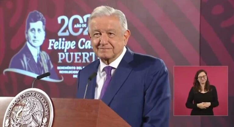 Pide AMLO a Tomás Zerón que se entregue a las autoridades, luego que culpara a EPN por la verdad histórica.