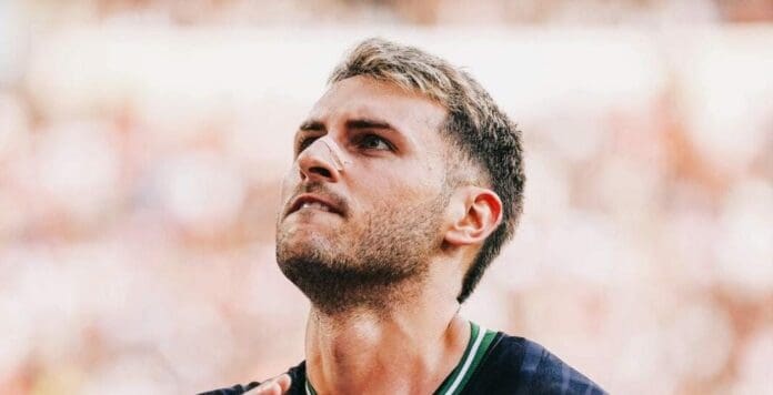 Tras la oferta del Nottingham Forest inglés, se habla del interés del Bayer Leverkusen en Santiago Giménez.