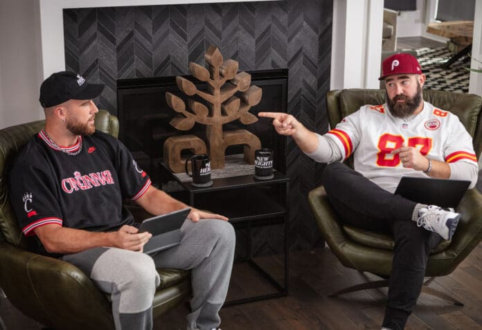 Pagan 100 millones de dólares a los hermanos Kelce de la NFL por adquirir los derechos de su podcast