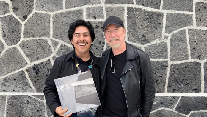 Captan a The Edge, guitarrista de U2 de vacaciones con su familia en México